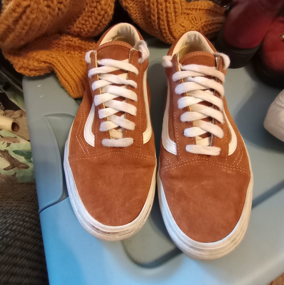 LIGHT BROWN SUEDE VANS